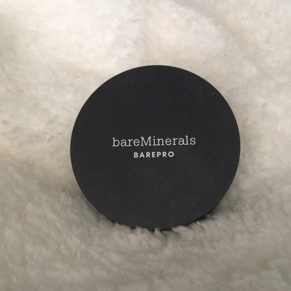 BareMinerals BarePro Skin-Perfecting Powder Foundation